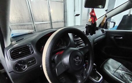 Volkswagen Polo VI (EU Market), 2013 год, 900 000 рублей, 3 фотография