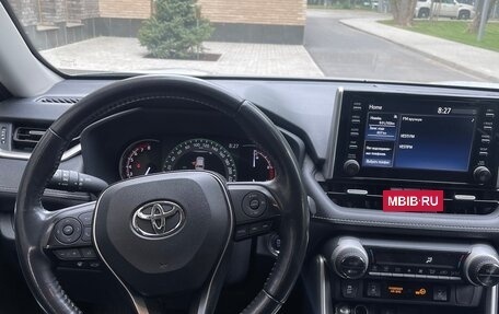 Toyota RAV4, 2021 год, 3 800 000 рублей, 7 фотография