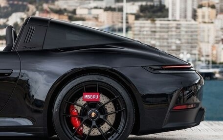 Porsche 911, 2025 год, 30 000 000 рублей, 6 фотография