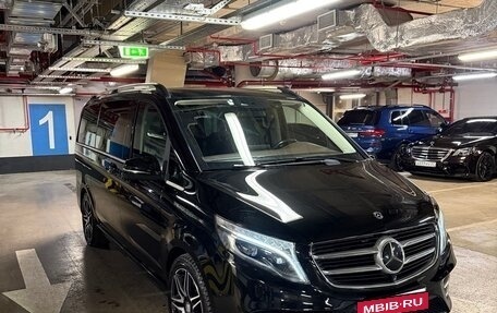Mercedes-Benz V-Класс, 2017 год, 6 100 000 рублей, 5 фотография