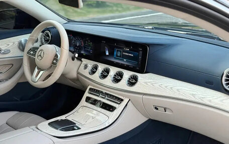 Mercedes-Benz E-Класс, 2021 год, 3 100 090 рублей, 21 фотография