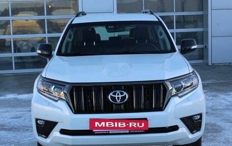 Toyota Land Cruiser Prado 150 рестайлинг 2, 2022 год, 8 990 000 рублей, 7 фотография