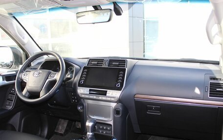 Toyota Land Cruiser Prado 150 рестайлинг 2, 2022 год, 8 990 000 рублей, 10 фотография