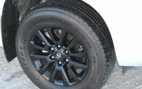 Toyota Land Cruiser Prado 150 рестайлинг 2, 2022 год, 8 990 000 рублей, 19 фотография