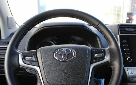 Toyota Land Cruiser Prado 150 рестайлинг 2, 2022 год, 8 990 000 рублей, 17 фотография