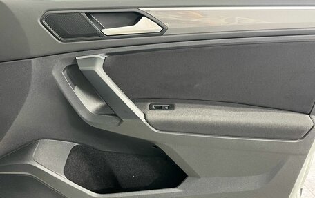 Volkswagen Tiguan II, 2020 год, 2 520 000 рублей, 17 фотография