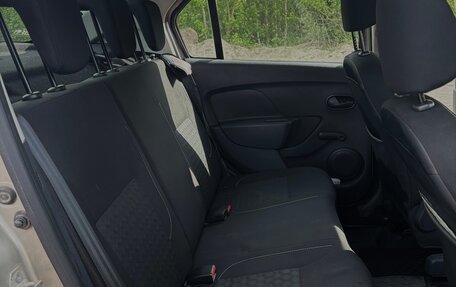 Renault Logan II, 2016 год, 900 000 рублей, 5 фотография