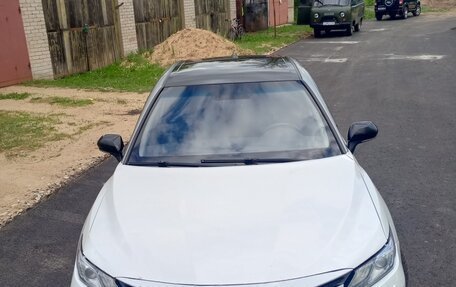 Toyota Camry, 2019 год, 2 450 000 рублей, 3 фотография