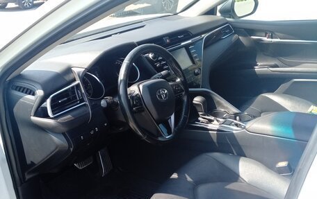 Toyota Camry, 2019 год, 2 450 000 рублей, 7 фотография