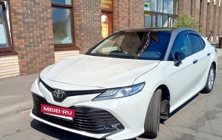 Toyota Camry, 2019 год, 2 450 000 рублей, 11 фотография