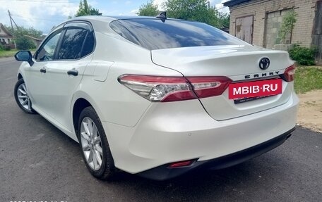 Toyota Camry, 2019 год, 2 450 000 рублей, 4 фотография