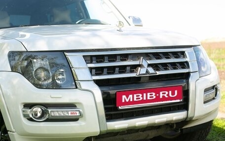 Mitsubishi Pajero IV, 2020 год, 4 240 000 рублей, 2 фотография