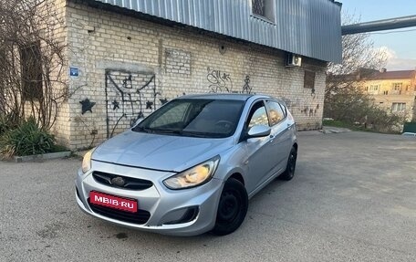 Hyundai Solaris II рестайлинг, 2011 год, 670 000 рублей, 1 фотография