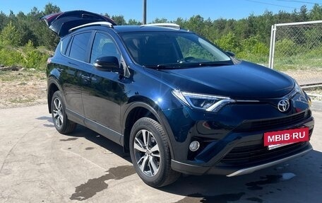 Toyota RAV4, 2019 год, 2 850 000 рублей, 4 фотография