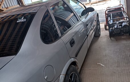 Opel Vectra B рестайлинг, 1997 год, 250 000 рублей, 2 фотография