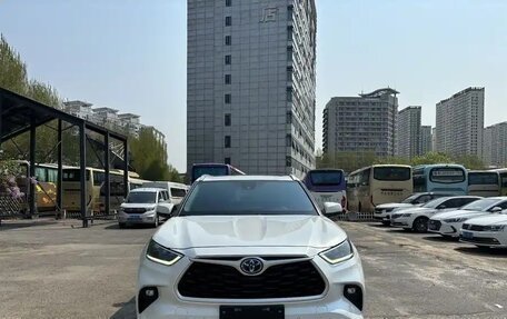 Toyota Highlander, 2022 год, 4 350 000 рублей, 2 фотография
