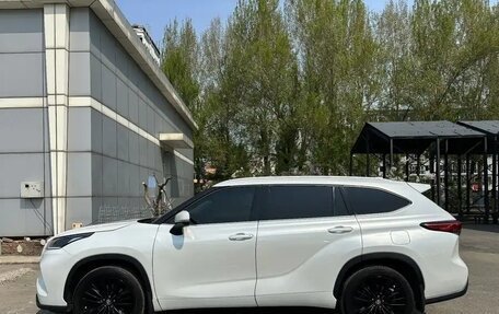 Toyota Highlander, 2022 год, 4 350 000 рублей, 3 фотография