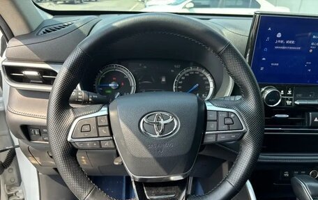 Toyota Highlander, 2022 год, 4 350 000 рублей, 9 фотография