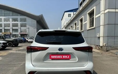 Toyota Highlander, 2022 год, 4 350 000 рублей, 6 фотография