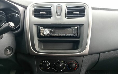 Renault Logan II, 2015 год, 590 000 рублей, 18 фотография