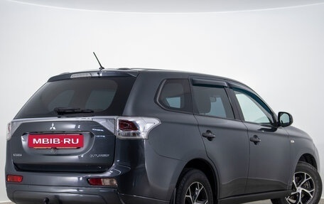 Mitsubishi Outlander III рестайлинг 3, 2014 год, 1 329 000 рублей, 4 фотография