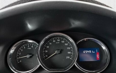 Renault Logan II, 2015 год, 590 000 рублей, 16 фотография