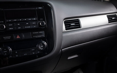 Mitsubishi Outlander III рестайлинг 3, 2014 год, 1 329 000 рублей, 10 фотография
