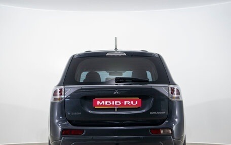 Mitsubishi Outlander III рестайлинг 3, 2014 год, 1 329 000 рублей, 5 фотография
