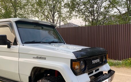 Toyota Land Cruiser 70, 1990 год, 1 000 000 рублей, 7 фотография