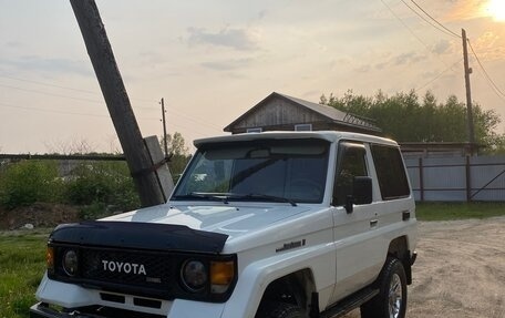 Toyota Land Cruiser 70, 1990 год, 1 000 000 рублей, 2 фотография