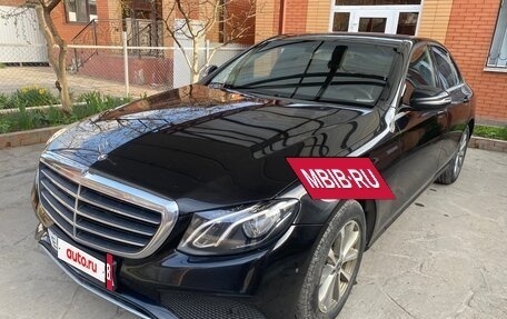 Mercedes-Benz E-Класс, 2018 год, 2 450 000 рублей, 2 фотография