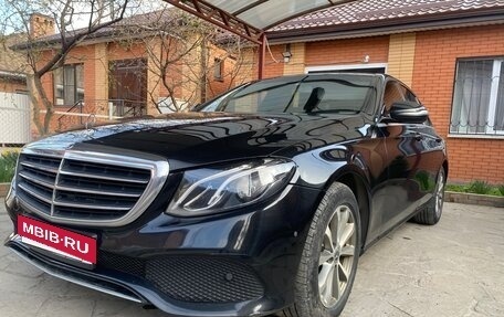 Mercedes-Benz E-Класс, 2018 год, 2 450 000 рублей, 4 фотография