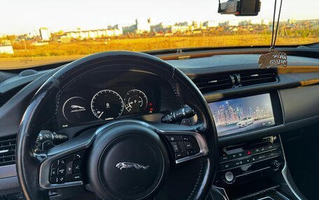 Jaguar XF II, 2017 год, 3 350 000 рублей, 6 фотография