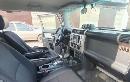 Toyota FJ Cruiser, 2006 год, 3 100 000 рублей, 8 фотография