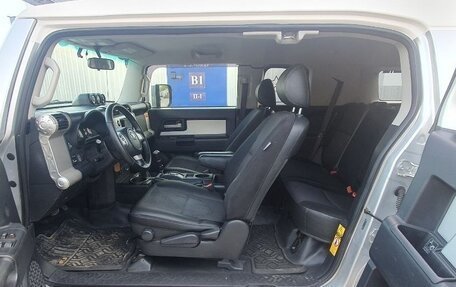 Toyota FJ Cruiser, 2006 год, 3 100 000 рублей, 10 фотография