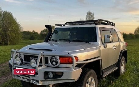 Toyota FJ Cruiser, 2006 год, 3 100 000 рублей, 6 фотография