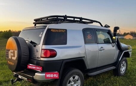 Toyota FJ Cruiser, 2006 год, 3 100 000 рублей, 2 фотография