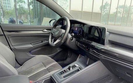 Volkswagen Golf VIII, 2021 год, 1 850 000 рублей, 12 фотография
