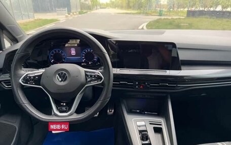Volkswagen Golf VIII, 2021 год, 1 850 000 рублей, 10 фотография