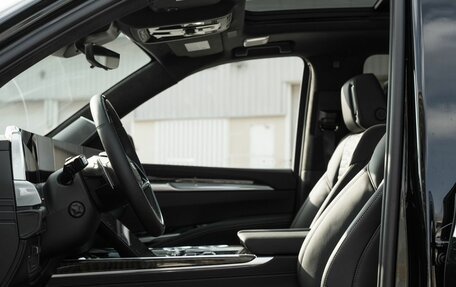 Cadillac Escalade V, 2025 год, 23 900 000 рублей, 10 фотография