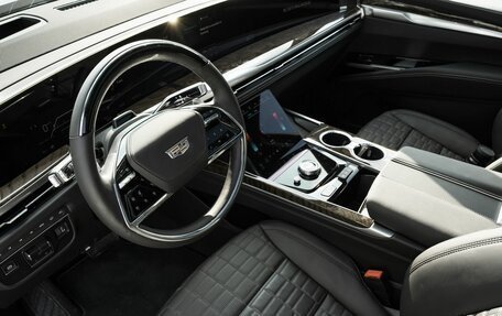Cadillac Escalade V, 2025 год, 23 900 000 рублей, 15 фотография
