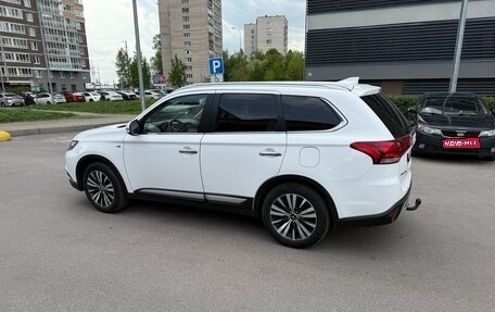Mitsubishi Outlander III рестайлинг 3, 2021 год, 2 950 000 рублей, 1 фотография