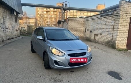 Hyundai Solaris II рестайлинг, 2011 год, 670 000 рублей, 2 фотография