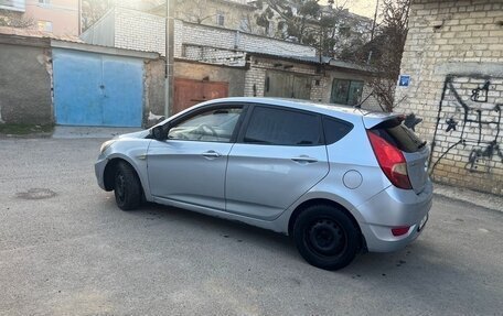 Hyundai Solaris II рестайлинг, 2011 год, 670 000 рублей, 7 фотография