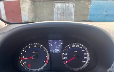Hyundai Solaris II рестайлинг, 2011 год, 670 000 рублей, 11 фотография
