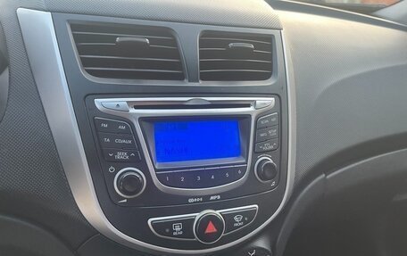 Hyundai Solaris II рестайлинг, 2011 год, 670 000 рублей, 12 фотография