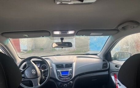 Hyundai Solaris II рестайлинг, 2011 год, 670 000 рублей, 10 фотография