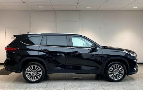 Toyota Highlander, 2024 год, 6 900 000 рублей, 7 фотография