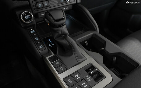 Toyota Land Cruiser Prado, 2025 год, 10 290 000 рублей, 25 фотография