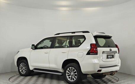 Toyota Land Cruiser Prado 150 рестайлинг 2, 2017 год, 3 995 000 рублей, 7 фотография